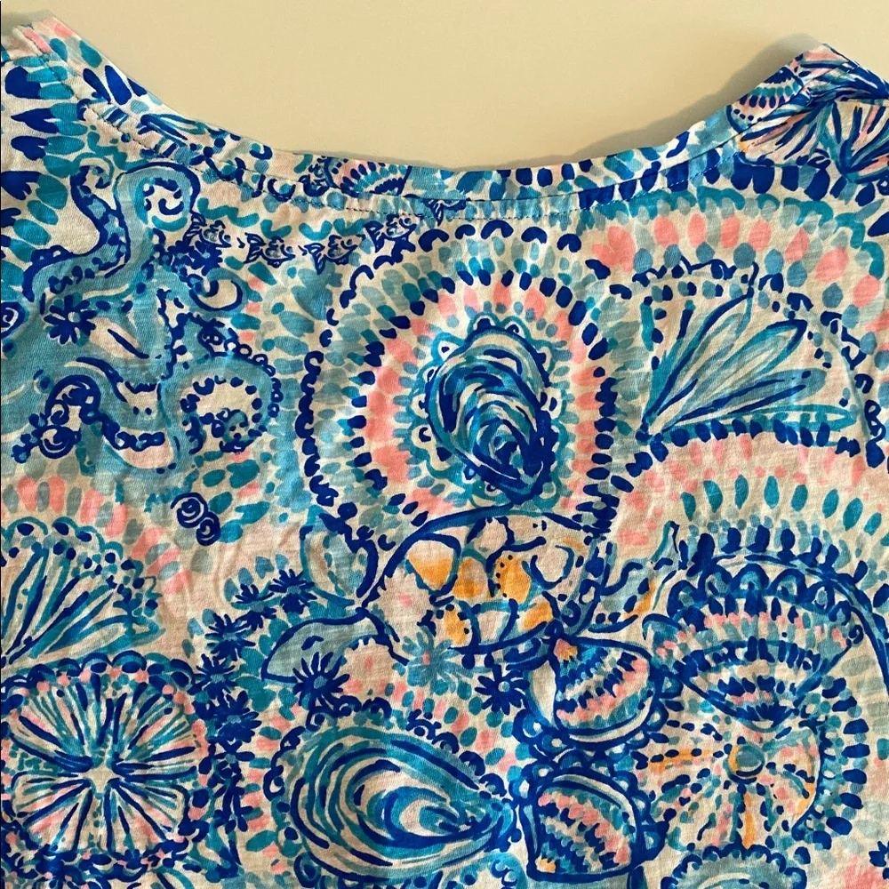 Lilly Pulitzer Etta V-Neck Tee T Shirt in Blue Grotto, Commotion in the Ocean L - Picture 10 of 16